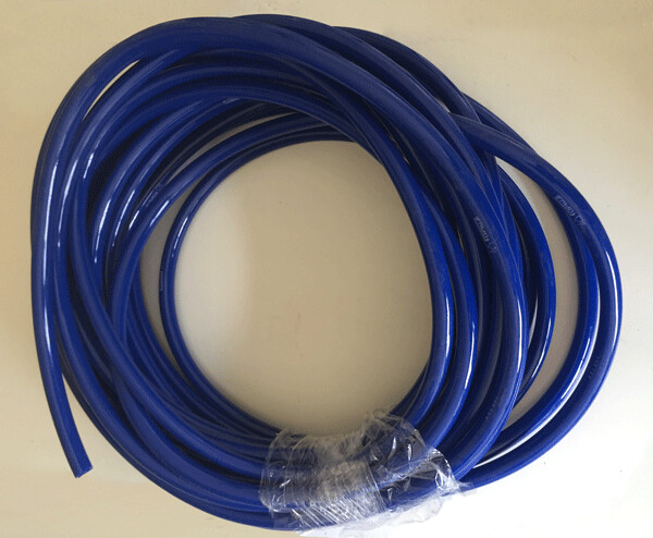 Blauwe waterslang