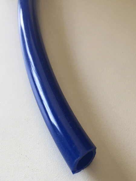 Blauwe waterslang
