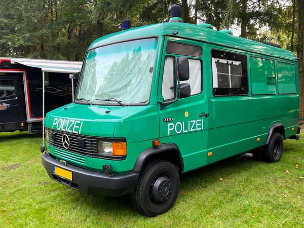 Mercedes Vario Polize camper, Dubbelluchtweekend