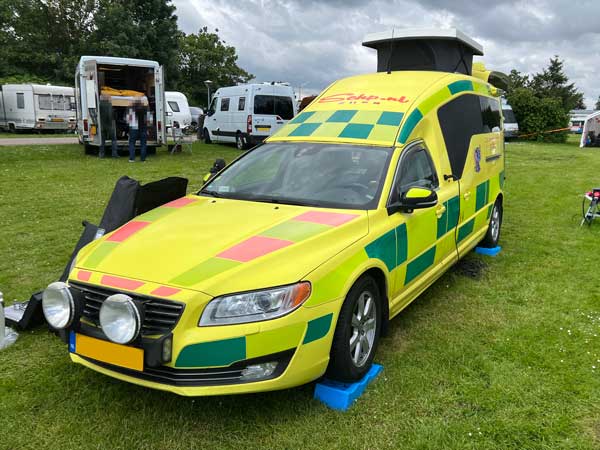 Volvo Ambulance camper zelfbouwcamperweekend