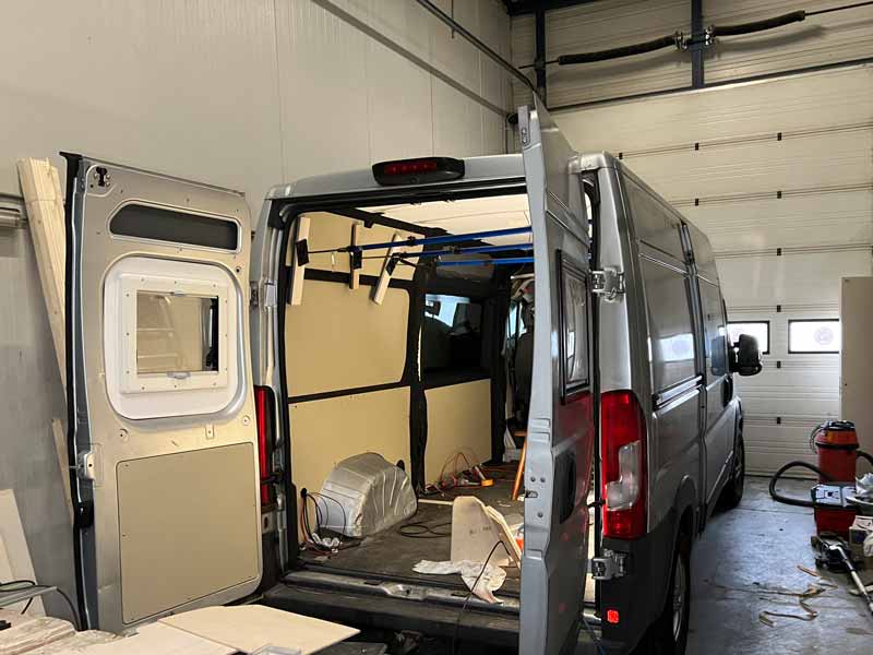 Camper Bouwen: Loods, Garage, Tent of Openlucht?