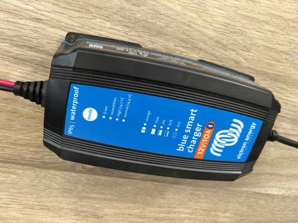 Acculader Victron Blue Smart Charger 12V 10A