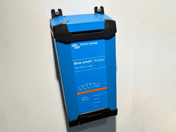 Acculader Victron Blue Smart Charger 12V 15A