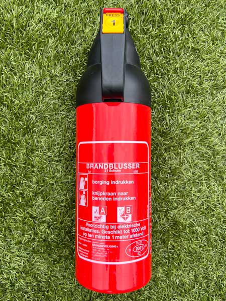 Brandblusser schuim 2 liter bedienzijde