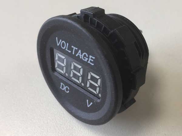 Voltmeter digitaal rond 12V