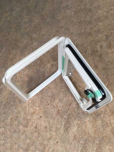 Serviceluik voor cassette wc open