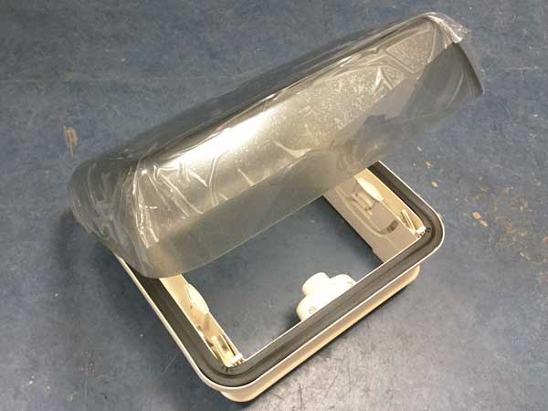 Dakraam Dometic Heki met verstelbeugel