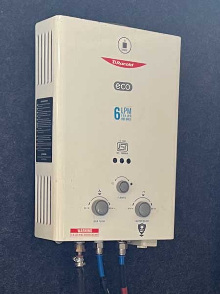 CAMPER mercedes 406 modder weiland Geiser op gas, in camper in India