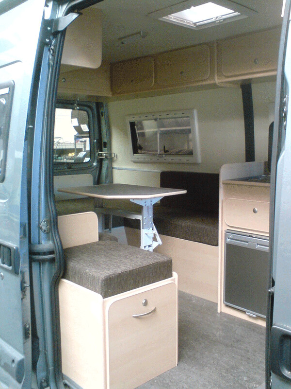 blauwe bus camper
