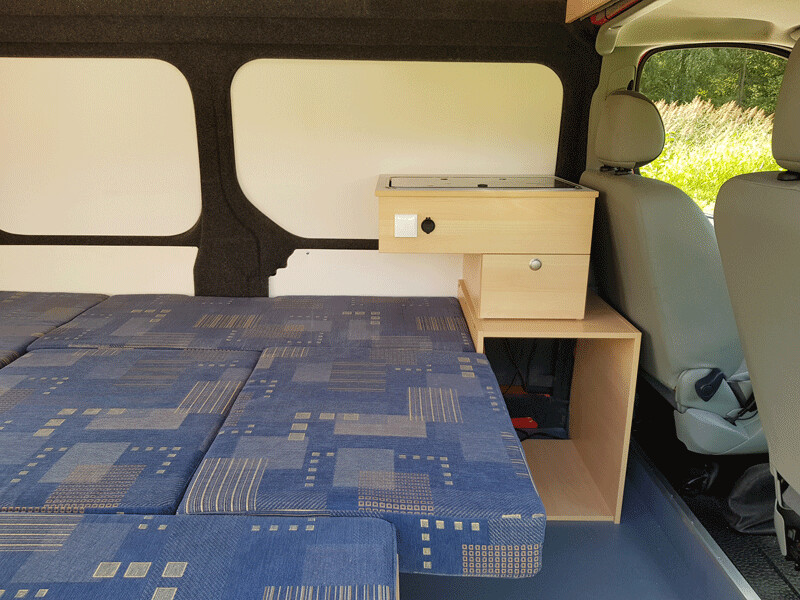 rode camper Keuken smal