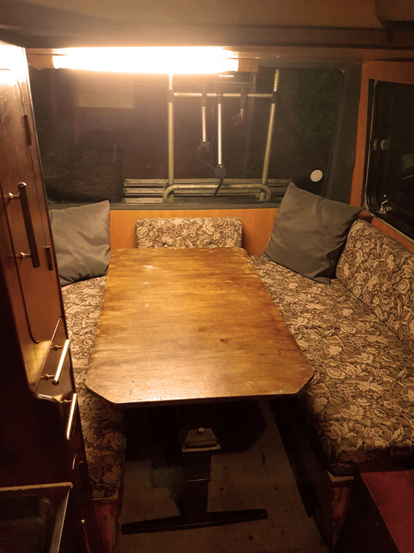 CAMPER mercedes 406 zithoek