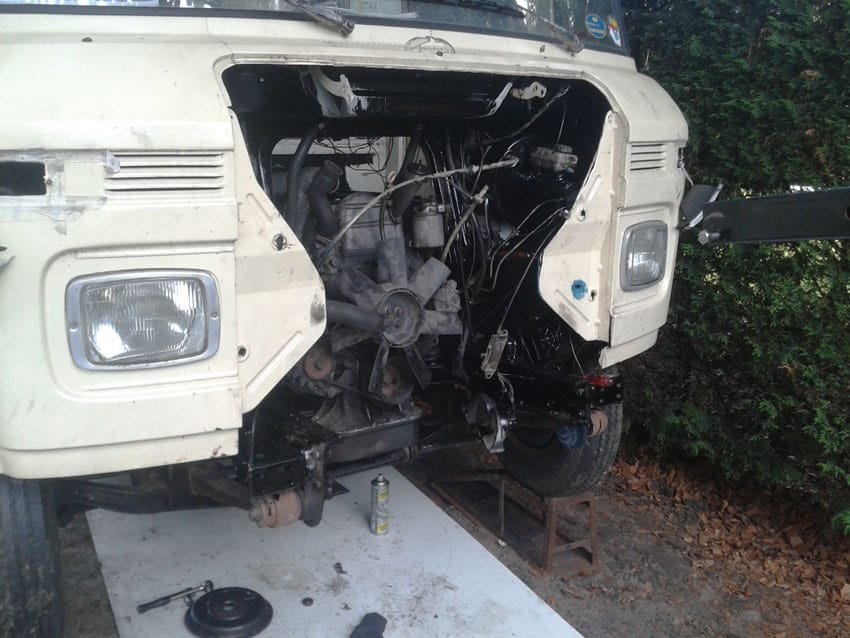 Motor vervangen van de Mercedes 406 T2