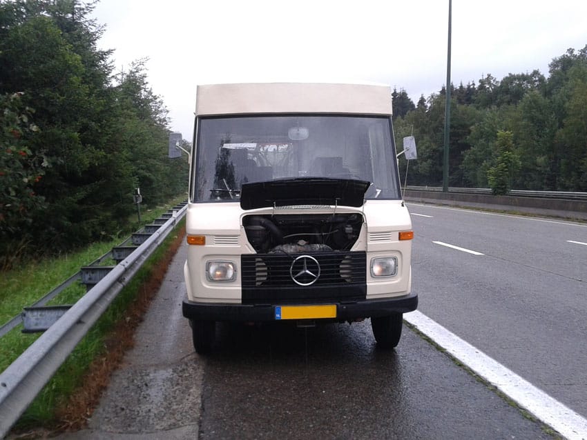 gereedschap onderweg camper pannen snelweg Mercedes 406
