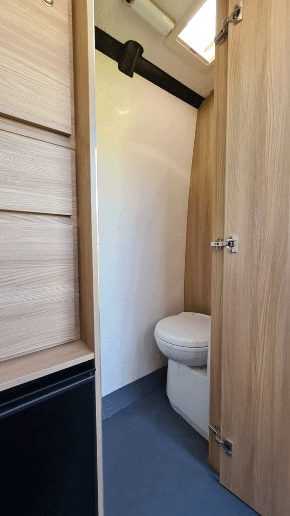 vaste WC ruimte binnen
