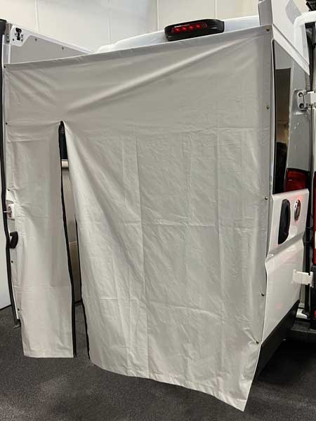 Buitenwand inbouw douche Douche (privacy) gordijn achterdeuren camper