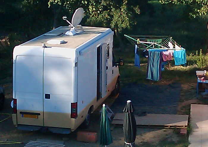 Camper met vierkante opbouw