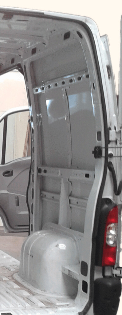 Metalen binnenconstructie bus