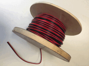 12 volt elektriciteitskabel op rol