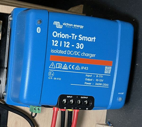 laad omvormer Victron laad omvormer Victron