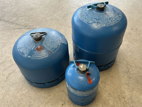 Blauwe gasflessen