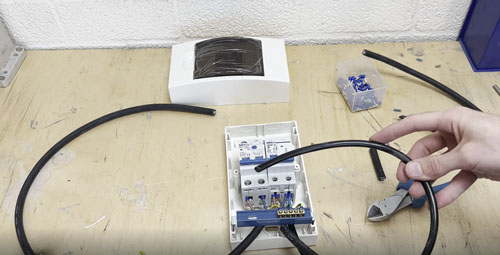Elektra stoppenkast aansluiten