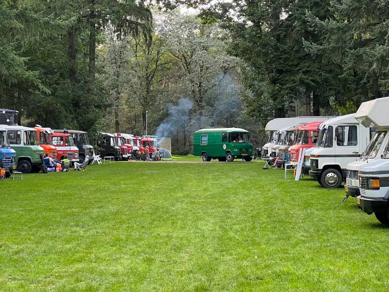 Dubbelluchtweekend: Een samenkomst van Mercedes campers